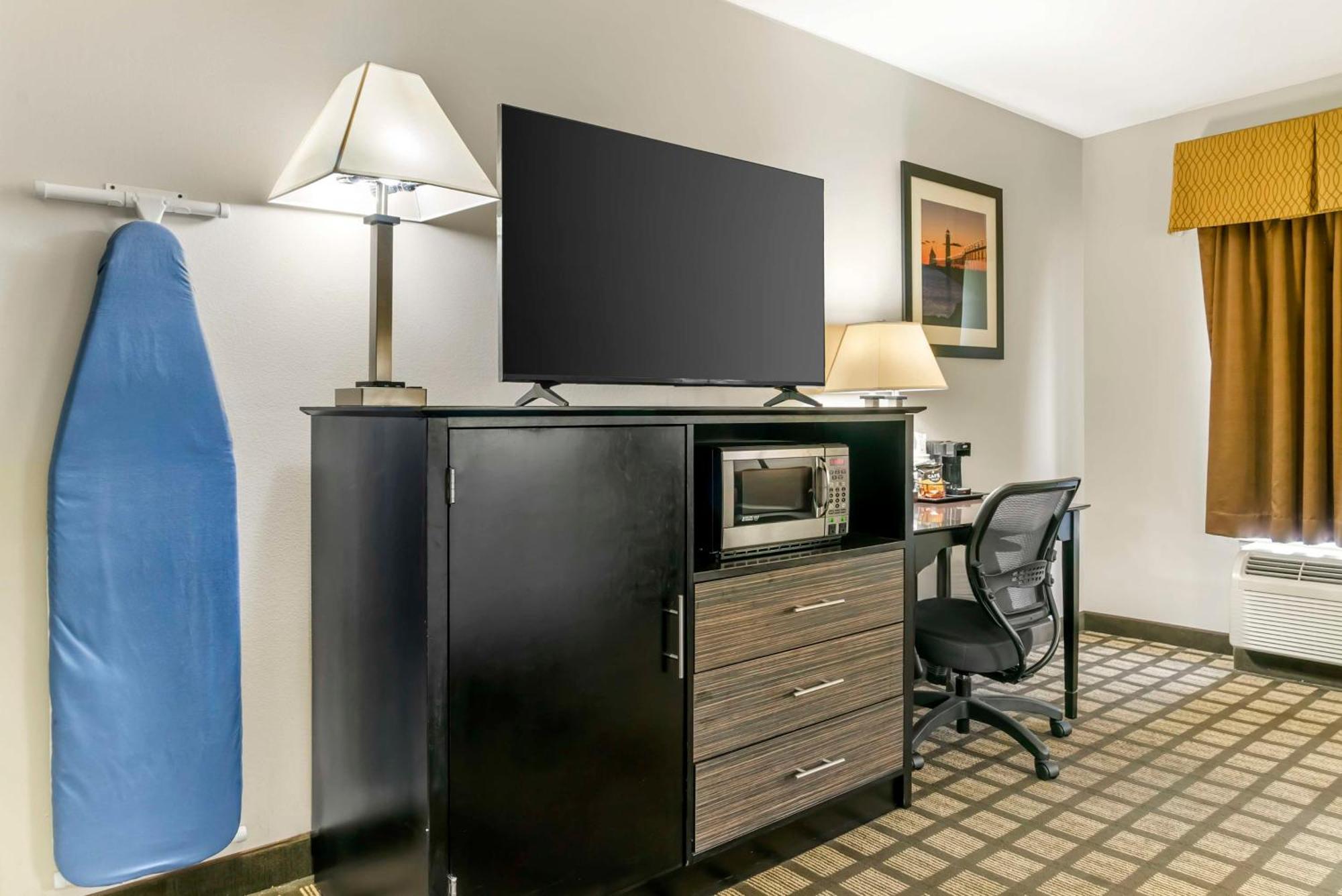 Best Western Beacon Inn Grand Haven Ngoại thất bức ảnh